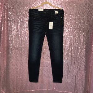 NEW: Judy Blue. SIZE: 11/30 (skinny fit)